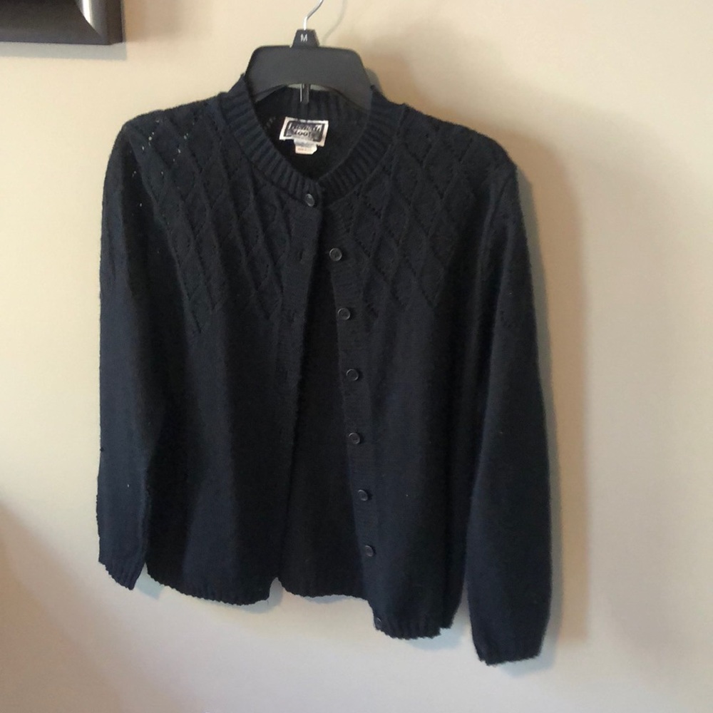 Vintage black cardigan. Black. Geometric pattern.